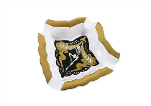 Skel Ton porcelain cigar ashtray white/gold